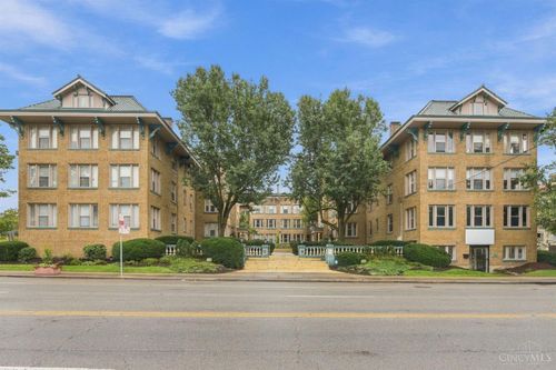 3896 Reading Rd, Cincinnati, OH, 45229-1643 | Card Image
