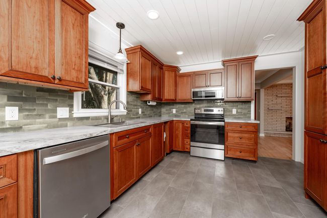 811 Thomas St, House other with 3 bedrooms, 2 bathrooms and null parking in Plainwell MI | Image 13