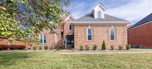 7707 Hall Farm Dr, Louisville, KY, 40291 | Card Image