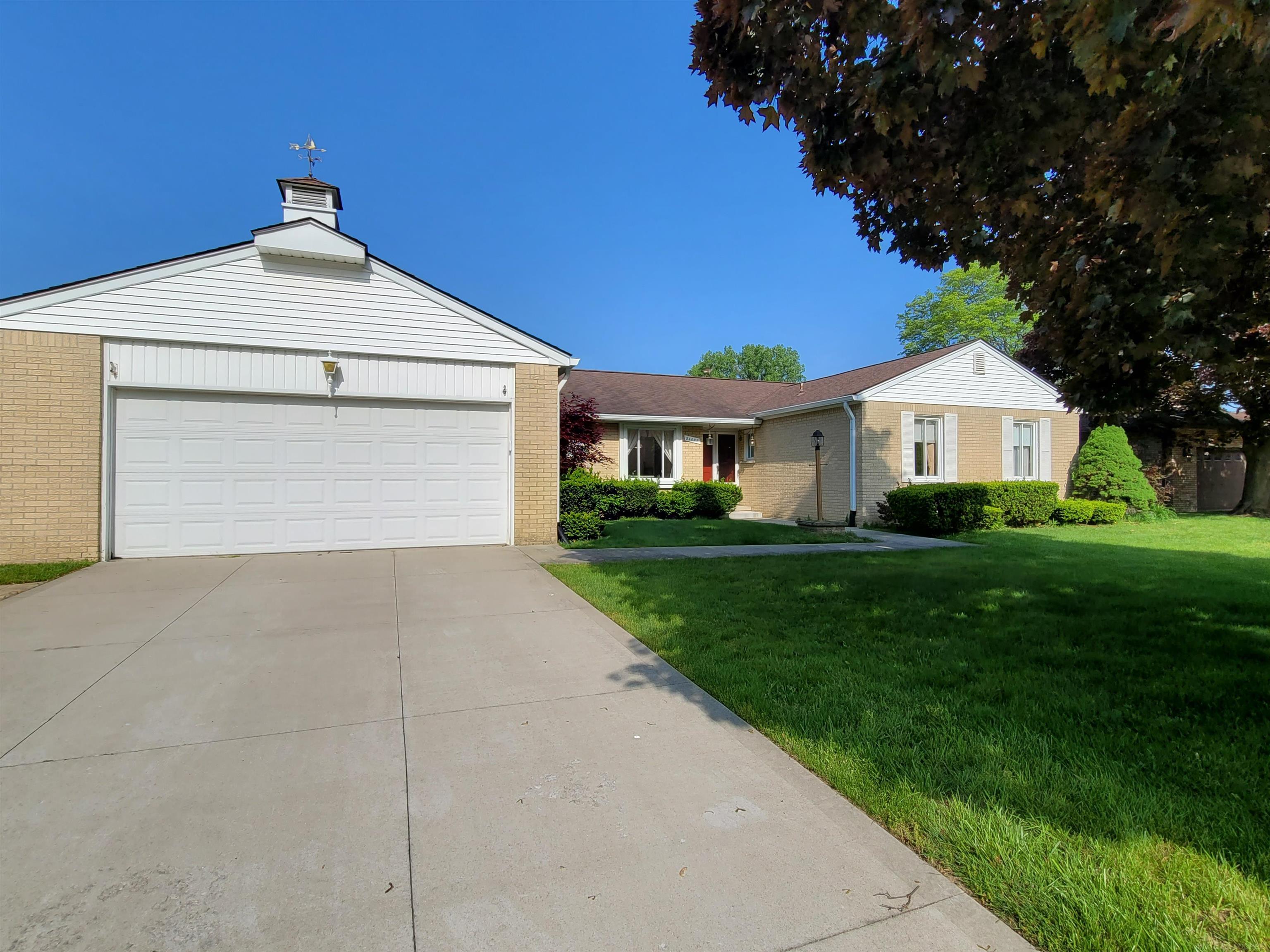 Sunderland Dr, Shelby Township, MI 48316