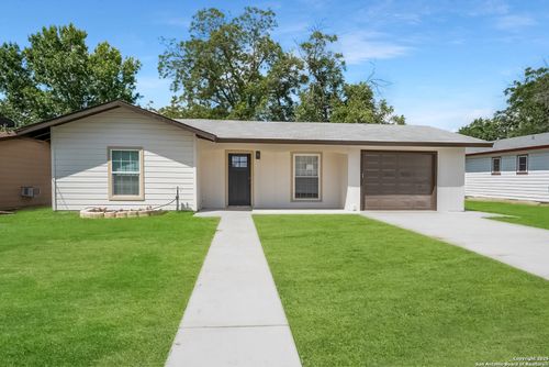 192 Meadow Ave, New Braunfels, TX, 78130-3226 | Card Image