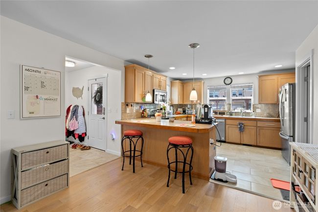 6974 Prism St Se, House other with 5 bedrooms, 3 bathrooms and 2 parking in Lacey WA | Image 9