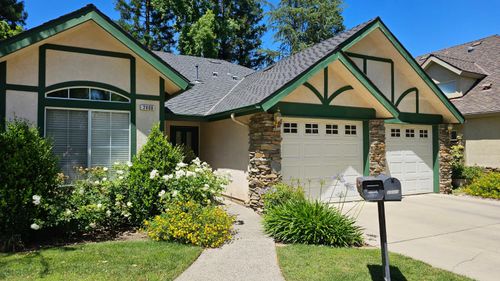 2808 W Brentford Ct, Fresno, CA, 93711-1192 | Card Image