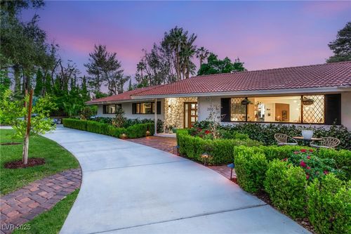 200 Stonewood Ct, Las Vegas, NV, 89107-3250 | Card Image