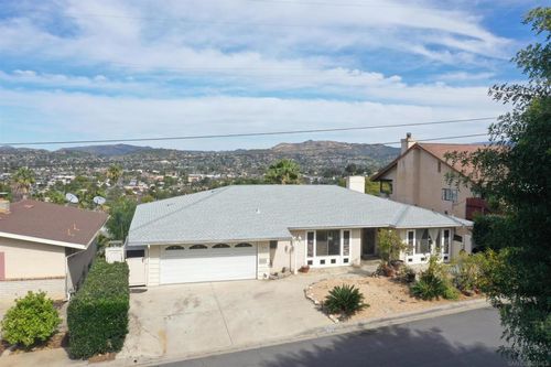 1024 Circle Dr, Escondido, CA, 92025-4511 | Card Image