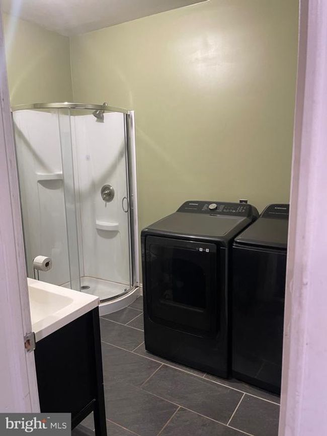 335 W Walnut St, Townhouse with 5 bedrooms, 2 bathrooms and null parking in Kutztown PA | Image 10