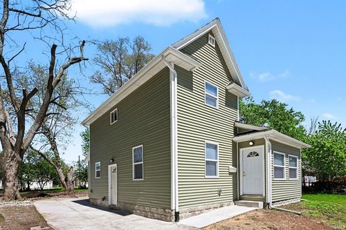 225 Milton St, South Bend, IN, 46613-2453 | Card Image