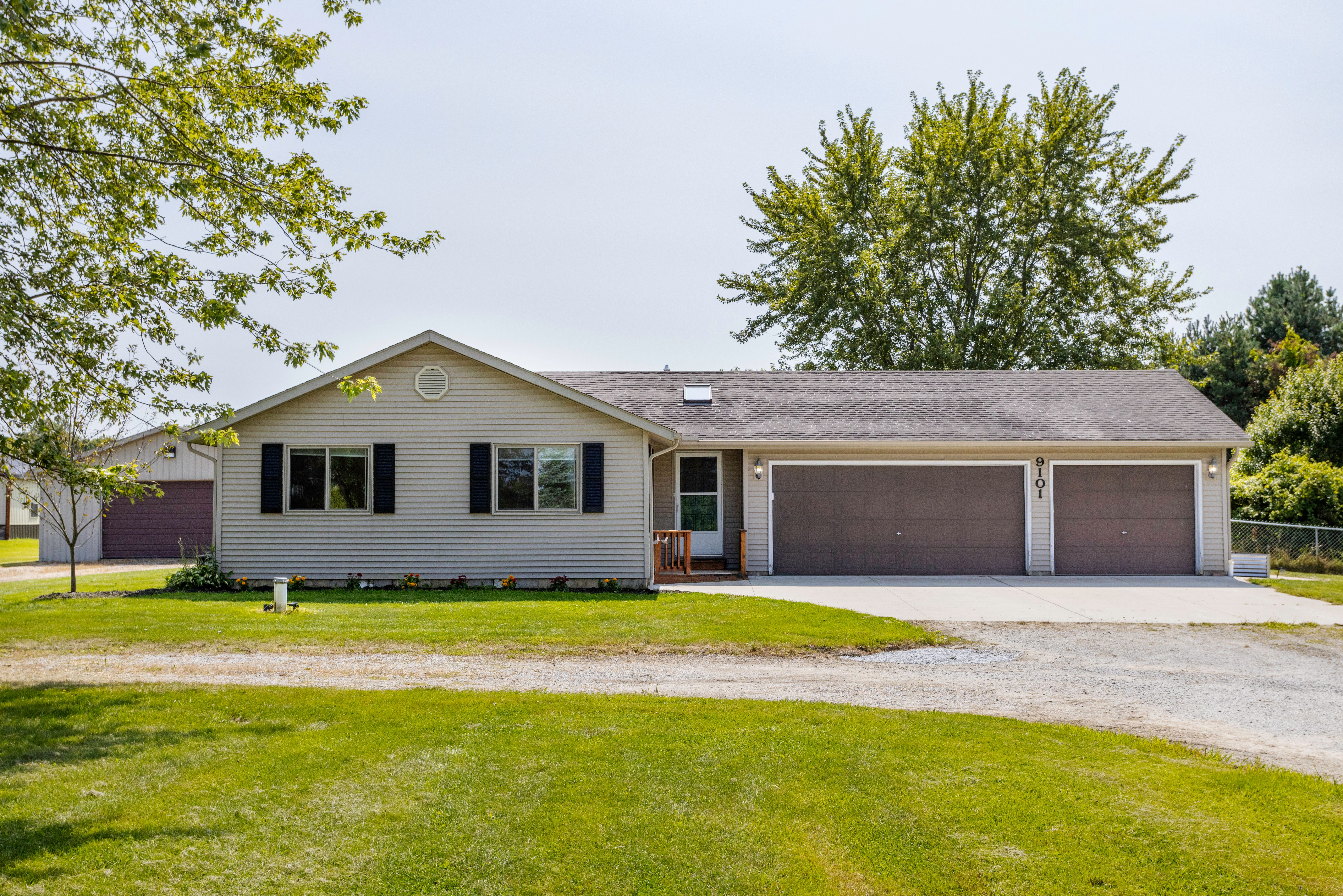 Arnold Rd, Ira, MI 48023