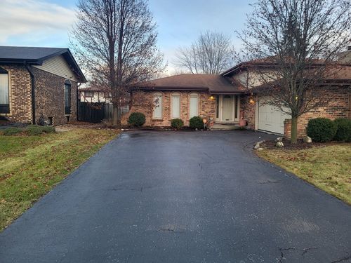18555 Olde Farm Rd, Lansing, IL, 60438-2559 | Card Image