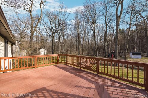 4921 Crestview Dr, Clarkston, MI, 48348-3951 | Card Image