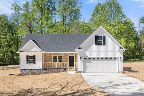 536 Virginia Dr, Yadkinville, NC, 27055-8178 | Card Image