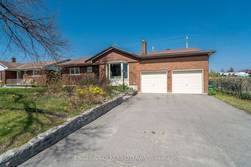 989 Connaught Ave, Ottawa, ON, K2B5M7 | Card Image
