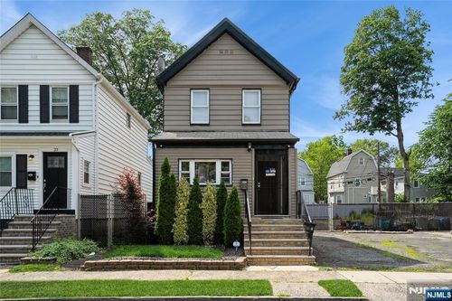 21 Crawford St, East Orange, NJ, 07018-1809 | Card Image