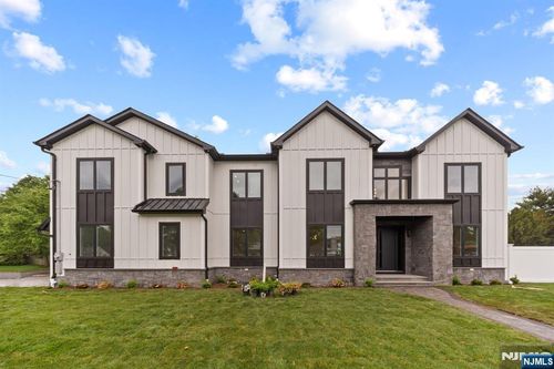 317 Edstan Way, Paramus, NJ, 07652-5711 | Card Image