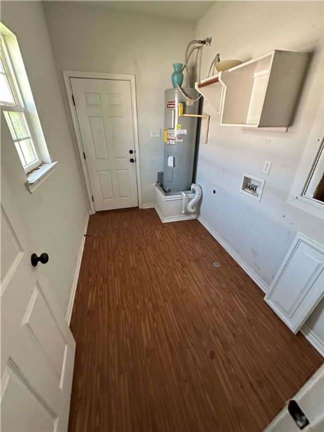 1113 W 10 Th St, House other with 3 bedrooms, 2 bathrooms and null parking in Hearne TX | Image 7