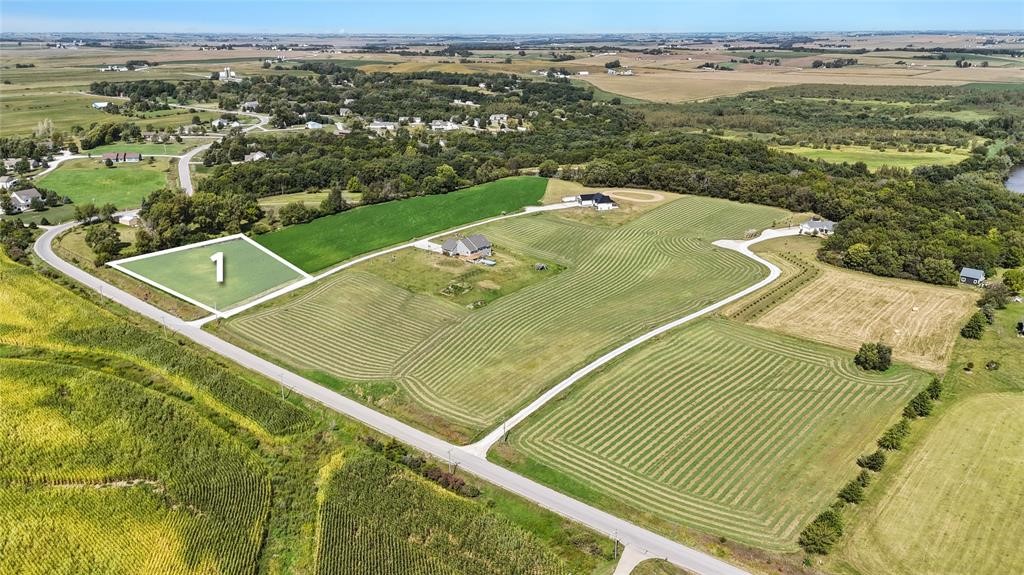 Land in Pella