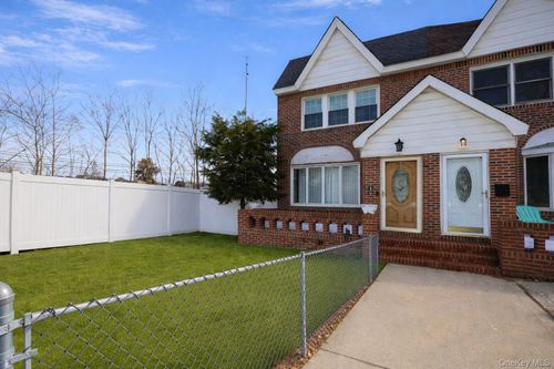 132-05 W 83rd St, New York, NY, 10024-5259 | Card Image