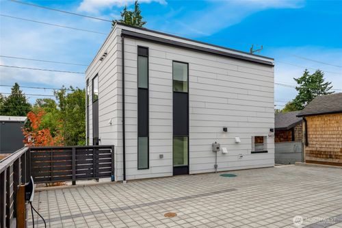 5427 25th Ave Sw, Seattle, WA, 98106-1431 | Card Image