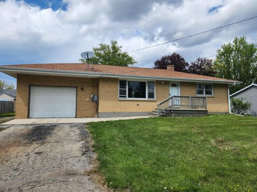 W1326 Honey Suckle Rd, Genoa City, WI, 53128-1400 | Card Image