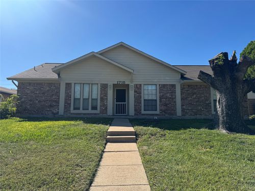 1715 Carolyn Way, Richardson, TX, 75081-2138 | Card Image