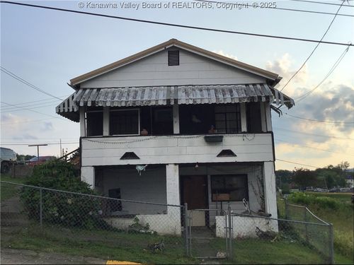 4428 Pennsylvania Ave Sw, South Charleston, WV, 25309-1438 | Card Image