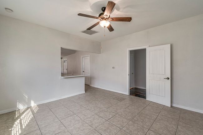 323 W University Ave, House other with 3 bedrooms, 2 bathrooms and null parking in Waxahachie TX | Image 11