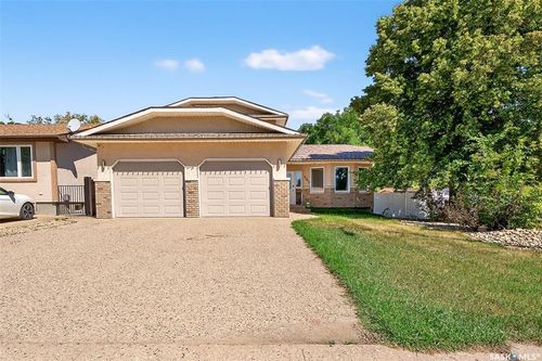 602 Duffield St W, Moose Jaw, SK, S6H5J3 | Card Image