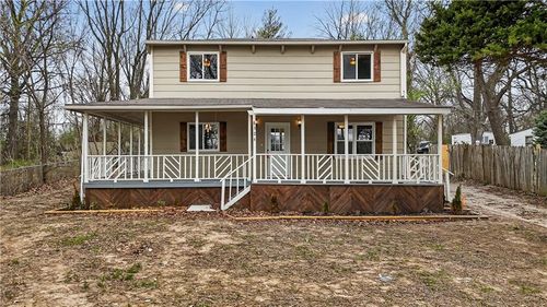 8324 Pershing Rd, Raytown, MO, 64138-3633 | Card Image