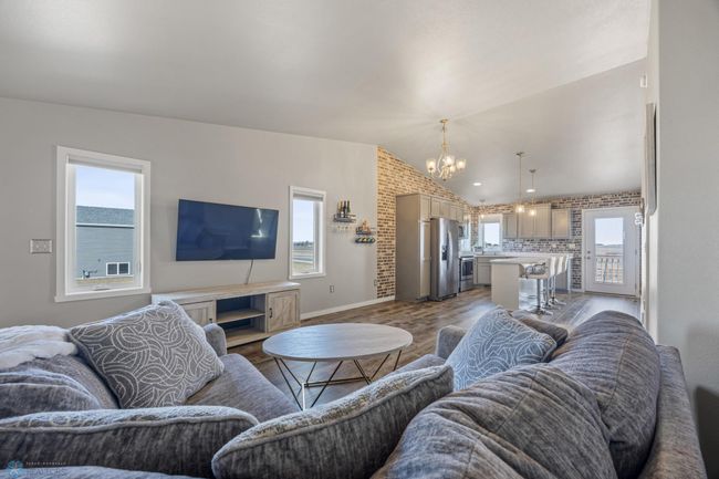 Living Room | Image 8