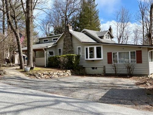 18 Onteora Rd, Highland Lakes, NJ, 07422-1404 | Card Image