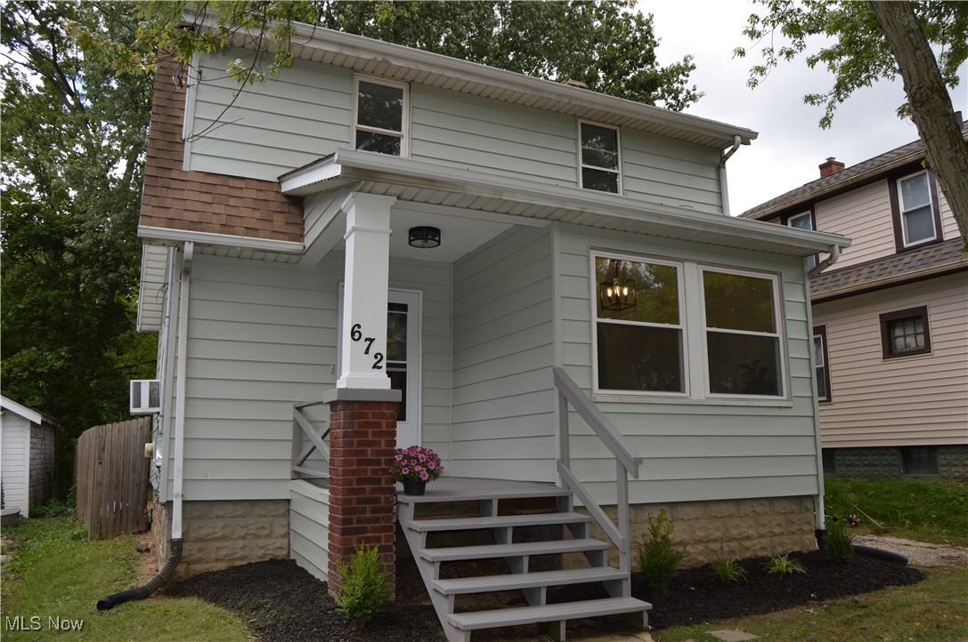 Lakemont Ave, Akron, OH 44314