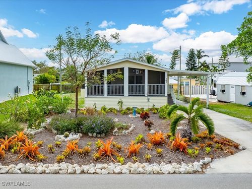 340 Pear Tree Ave, GOODLAND, FL, 34140 | Card Image