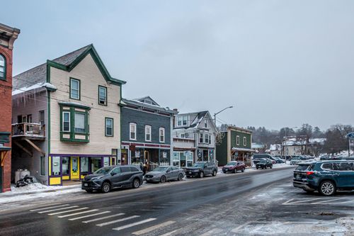 12 Middle St, Lancaster, NH, 03584-3348 | Card Image