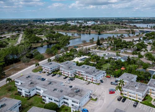 111-2840 Lake Osborne Dr, Lake Worth Beach, FL, 33461-5904 | Card Image