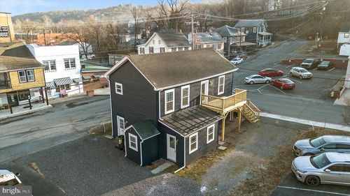 49 N Mercer St, BERKELEY SPRINGS, WV, 25411-1524 | Card Image