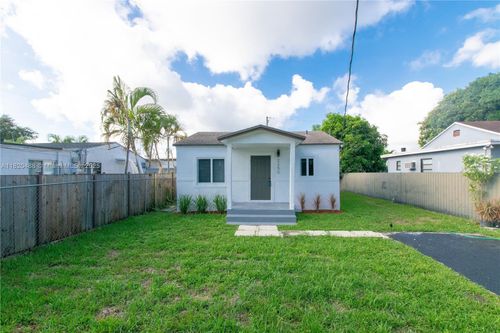 2250 Nw 95th Ter, Miami, FL, 33147-2464 | Card Image