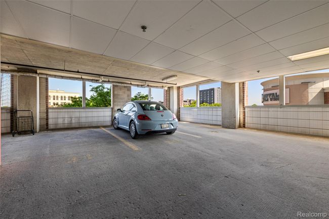 Parking spot #30 | Image 28