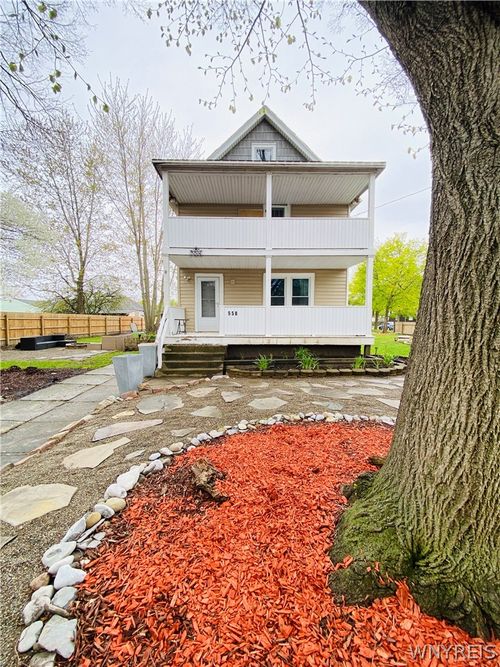 558 25th St, Niagara Falls, NY, 14301-2520 | Card Image