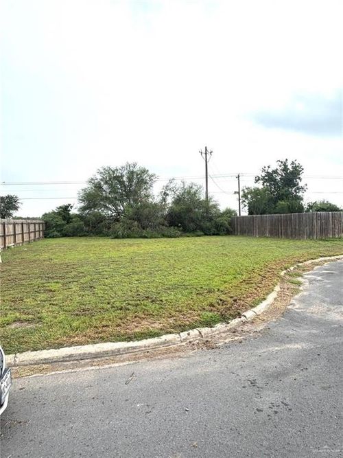 2615 E Lincoln Ave, Alton, TX, 78573-7224 | Card Image