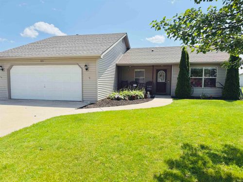 921 Wheatfield Ln, Churubusco, IN, 46723-9386 | Card Image