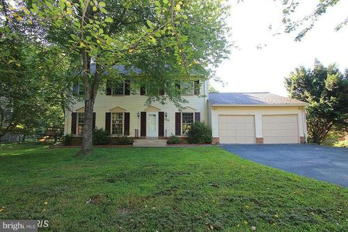 8208 W Gainsborough Ct, Rockville, MD, 20854-4273 | Card Image