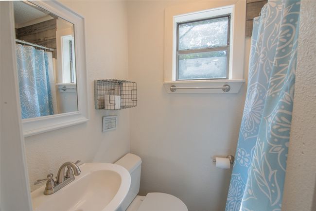 108 E Barker Creek Dr, House other with 3 bedrooms, 2 bathrooms and null parking in Scroggins TX | Image 22