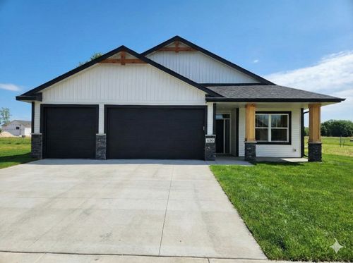 630 7th Ave Ne, Isanti, MN, 55040-5554 | Card Image