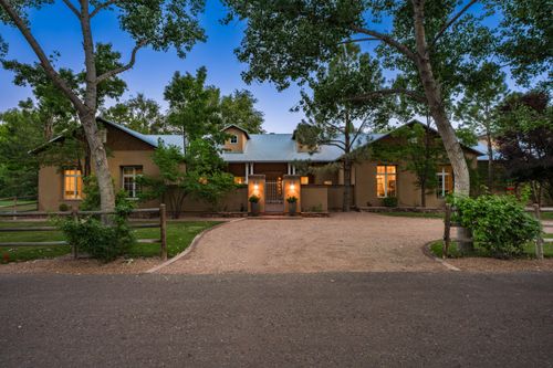 970 Bonita Rosas Rd Nw, Los Ranchos, NM, 87107-7128 | Card Image