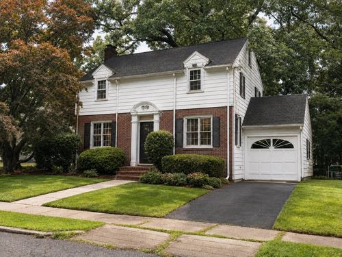 6 Birch Hill Rd, Melrose, MA, 02176-4906 | Card Image