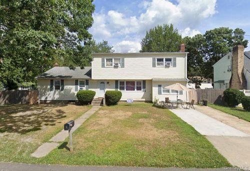 295 Fulton St, West Babylon, NY, 11704-2127 | Card Image