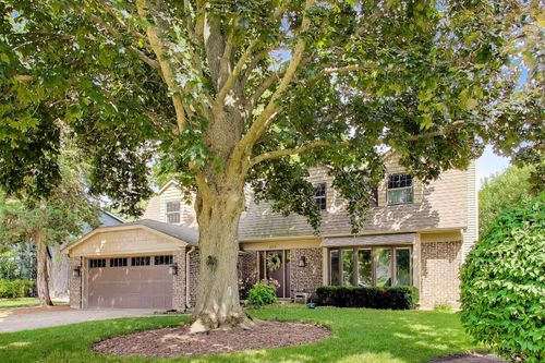 808 Dawes St, Libertyville, IL, 60048-3110 | Card Image