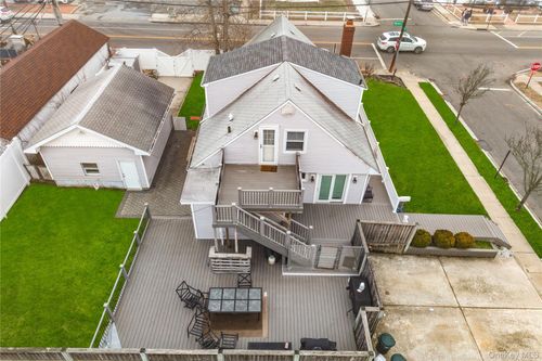 96 Warwick Rd, Island Park, NY, 11558-1482 | Card Image