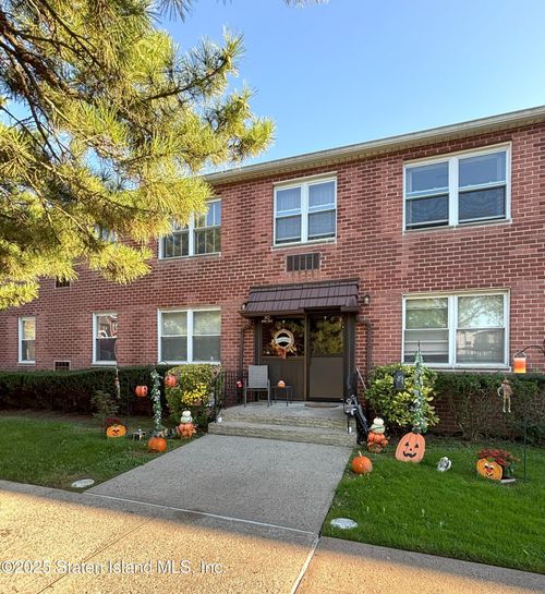 2-1-30 Fenway Cir, Staten Island, NY, 10308-1258 | Card Image