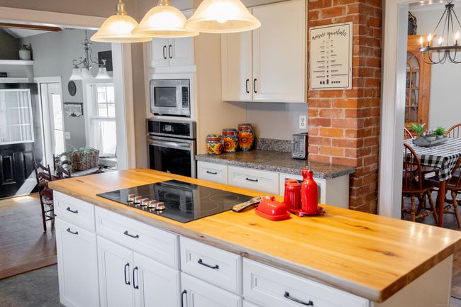 20 Maple Ave, House other with 3 bedrooms, 2 bathrooms and null parking in Broad Brook CT | Image 7